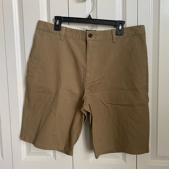 Dockers Other - Dockers Men's Tan Flat-Front Chino Shorts